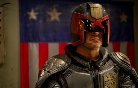 Judge Dredd, en dystopisk framtid med brutala lagar och ikoniska karaktärer!